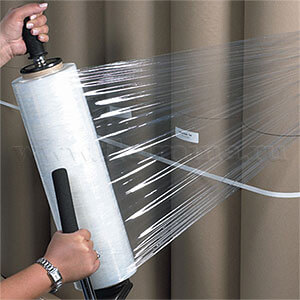 Упаковка ручной стрейч-пленкой