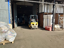 Фото 1 - въезд на склад