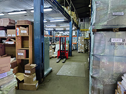 Фото 7 - стеллажи