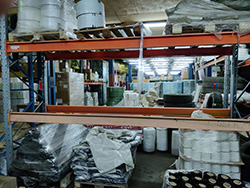 Фото 9 - стеллажи